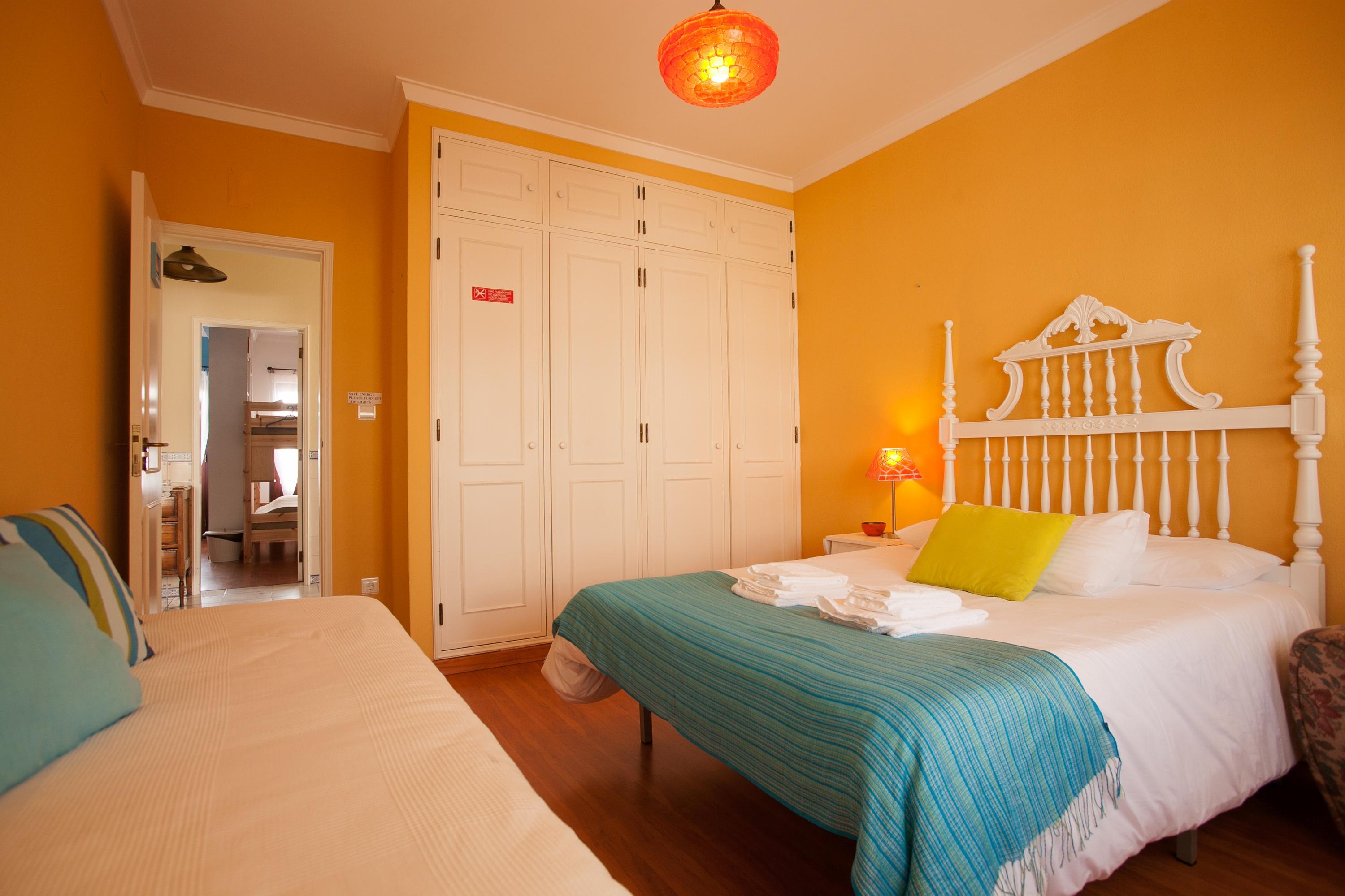 Ericeira Chill Hill Hostel & Private Rooms - Peach Garden Екстер'єр фото
