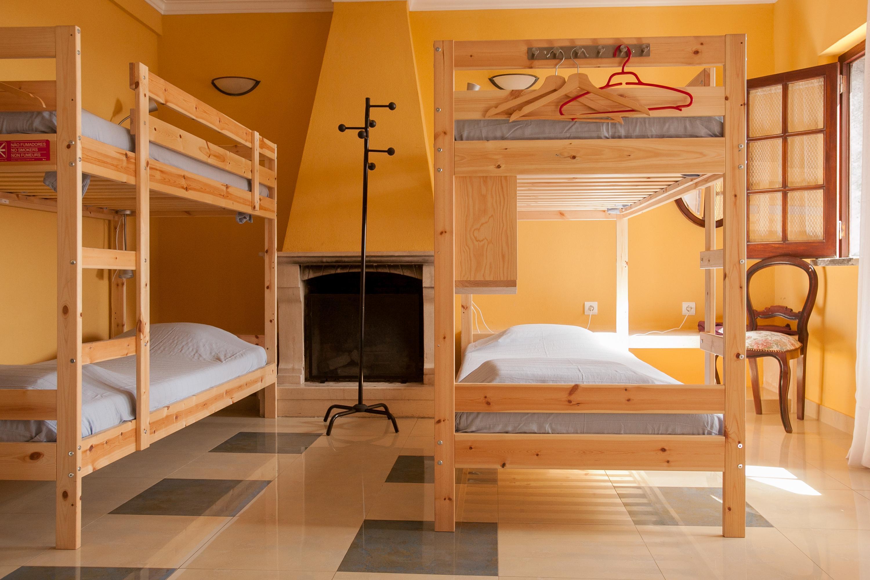 Ericeira Chill Hill Hostel & Private Rooms - Peach Garden Екстер'єр фото