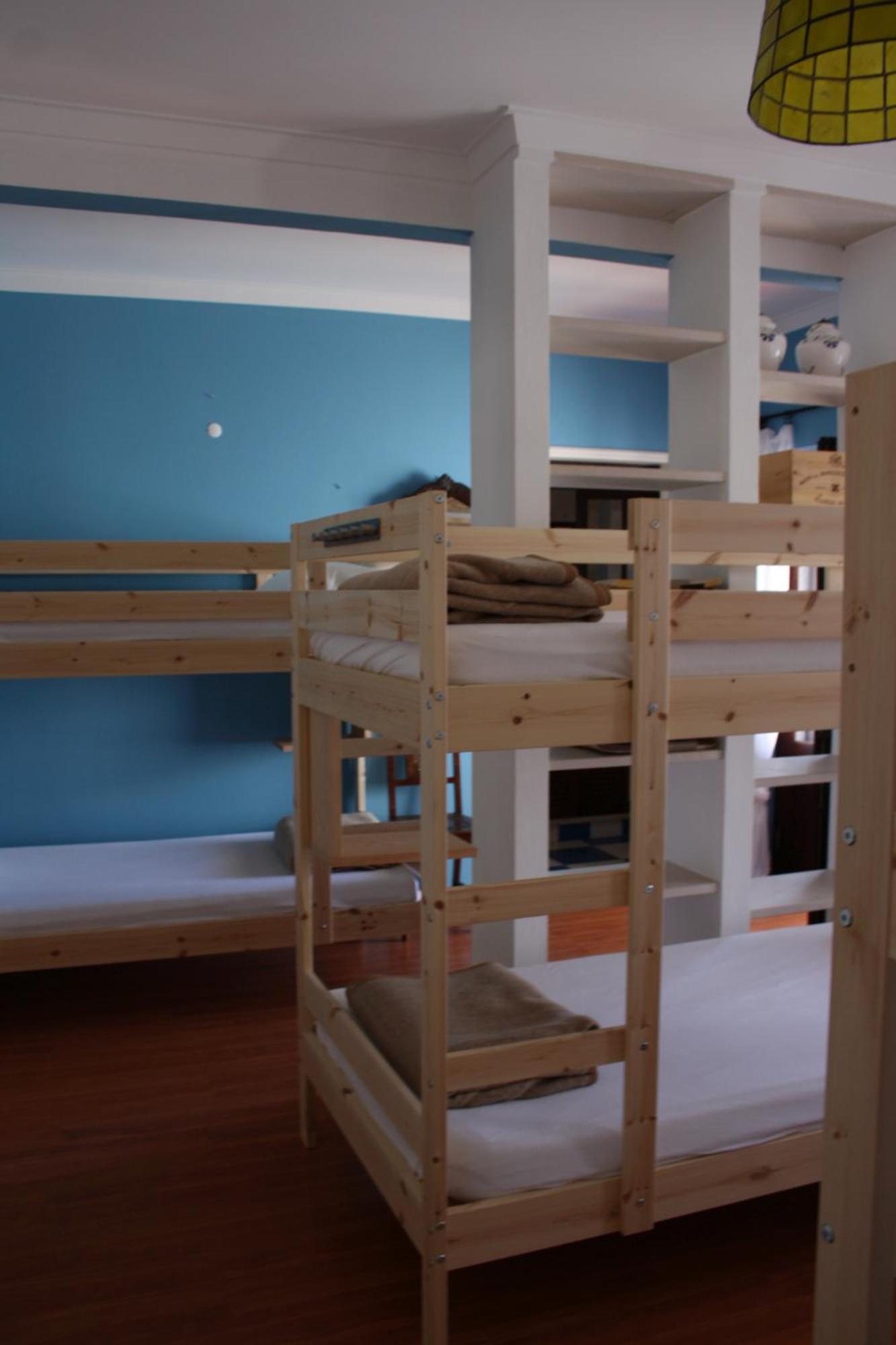Ericeira Chill Hill Hostel & Private Rooms - Peach Garden Номер фото