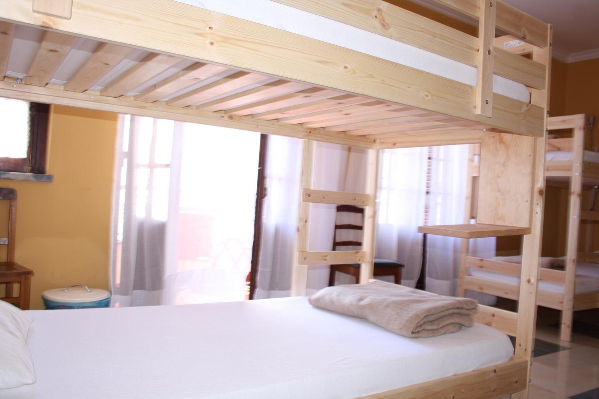 Ericeira Chill Hill Hostel & Private Rooms - Peach Garden Номер фото