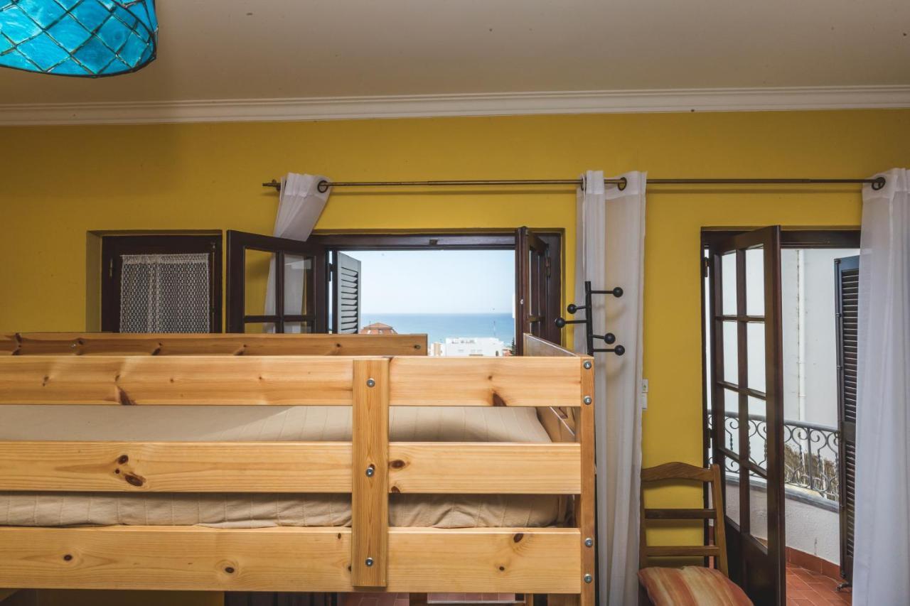 Ericeira Chill Hill Hostel & Private Rooms - Peach Garden Екстер'єр фото