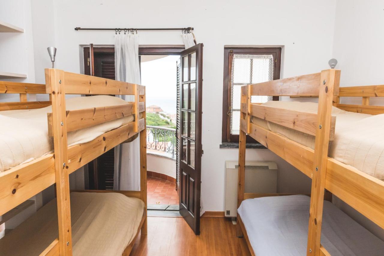 Ericeira Chill Hill Hostel & Private Rooms - Peach Garden Екстер'єр фото