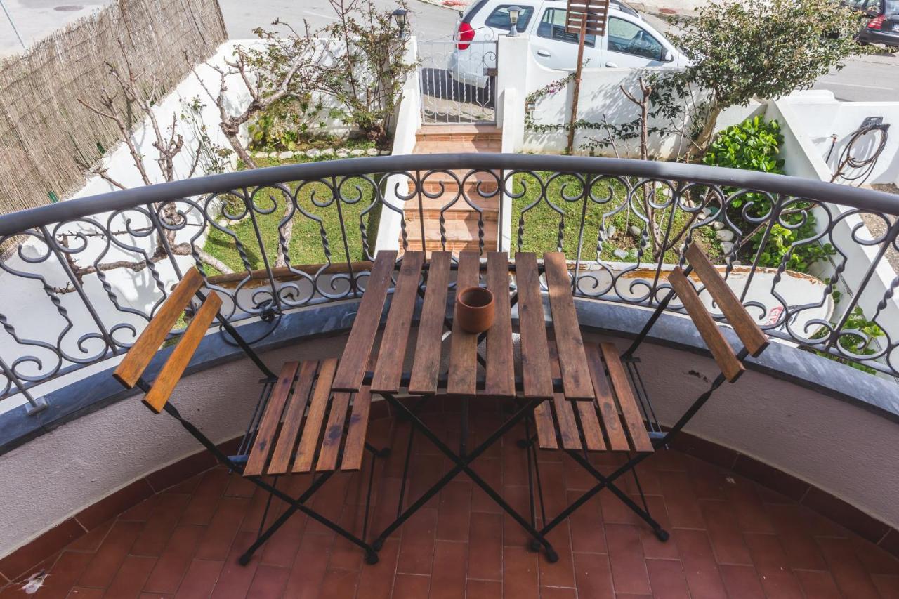 Ericeira Chill Hill Hostel & Private Rooms - Peach Garden Екстер'єр фото