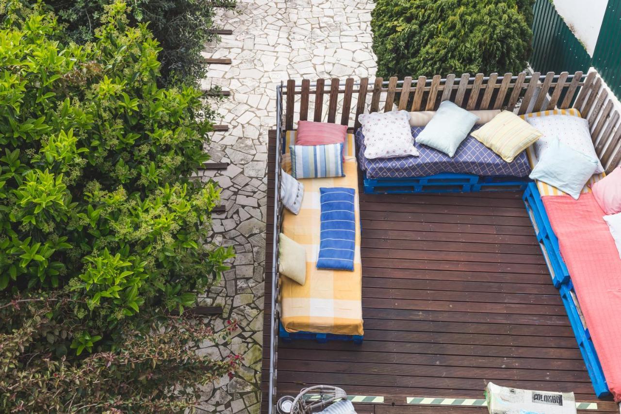 Ericeira Chill Hill Hostel & Private Rooms - Peach Garden Екстер'єр фото